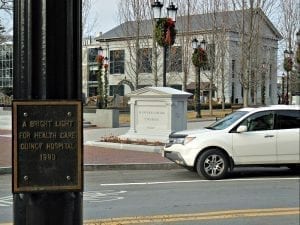 QUincy-Center-Street-Light-Plaques-1 | Quincy News About Quincy Massachusetts