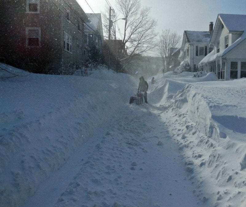 Quincy residents take snow in their own hands