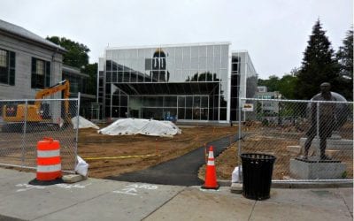 Quincy City Hall fails to honor slain Dallas police officers?