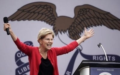Elizabeth Warren, currently soaring in Iowa, stresses heartland roots but not her Harvard pedigree