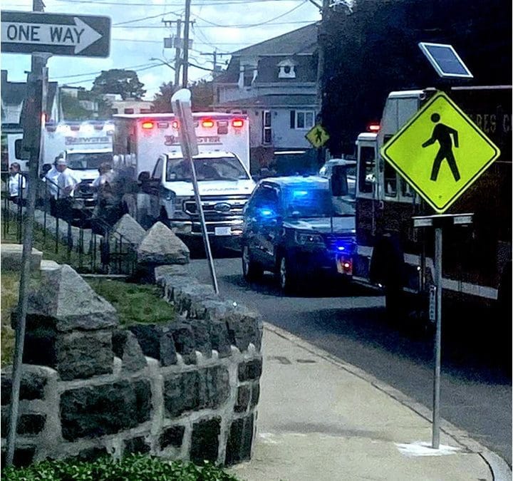Quincy first responders respond en masse to the scene in Quincy Center #quincypolice #brewsterambulance #quincyfiredepartment