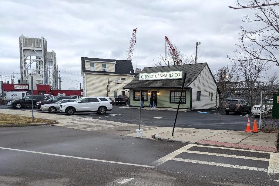 Quincy Pot Shop Opening Smokes!